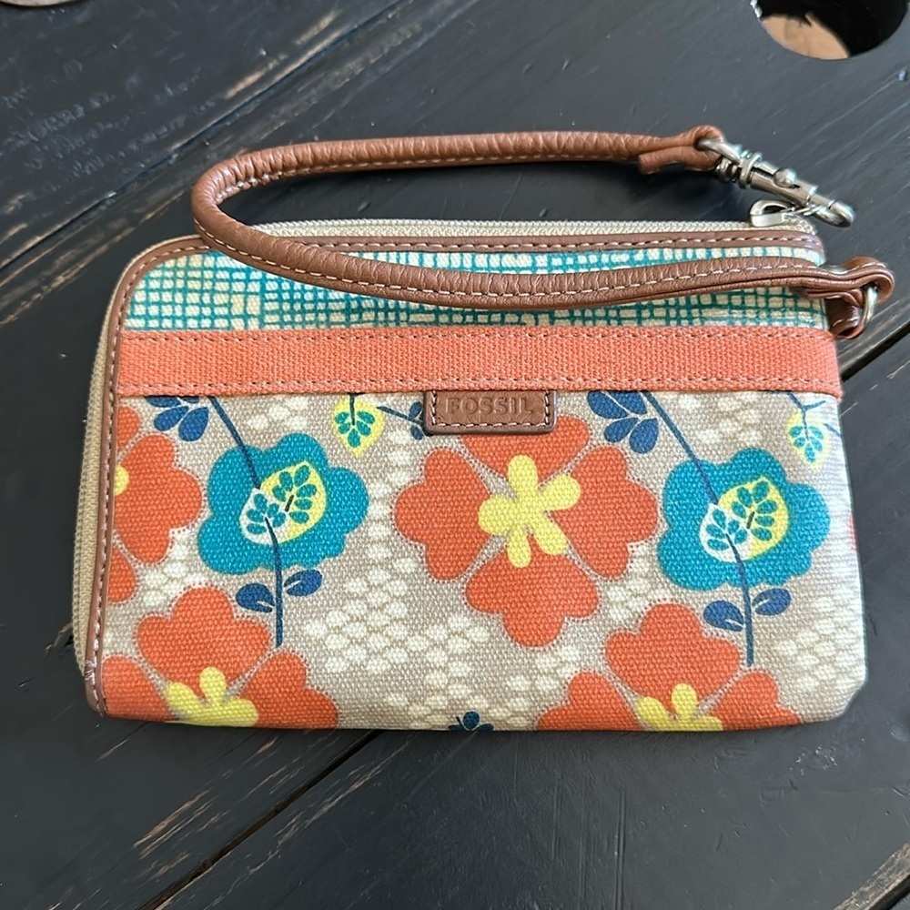 FOSSIL Floral Print Coated Canvas Wristlet with Leather Trim